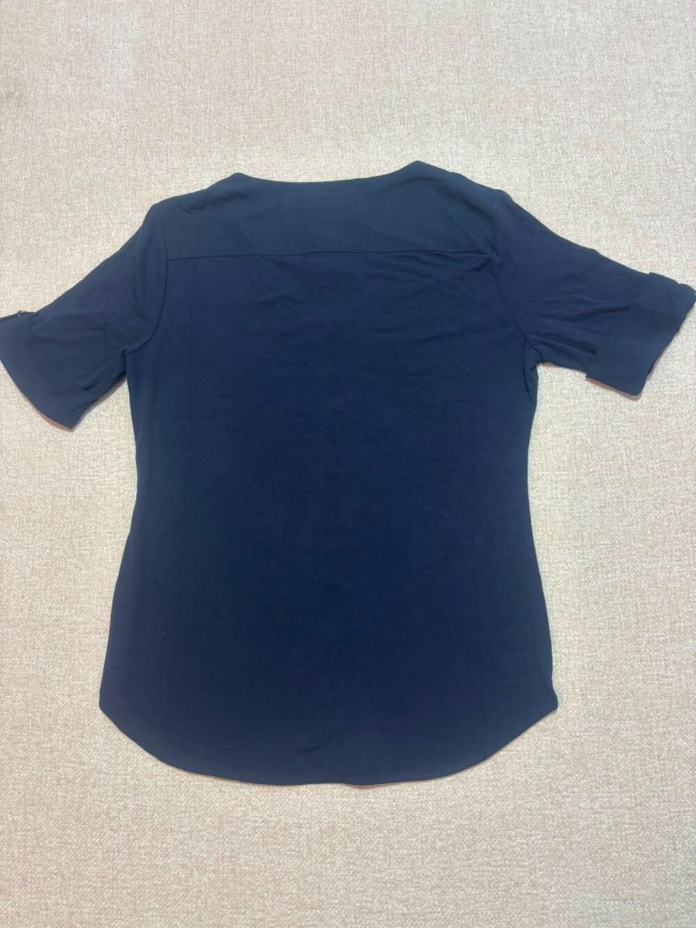 NWT Carmen Marc Valvo Navy V-Neck Button Blouse Size S - Picture 2 of 9